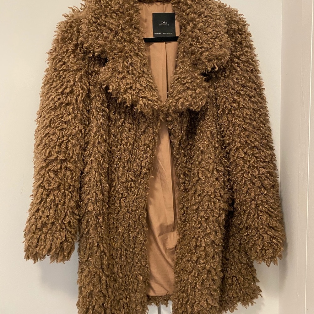 SIZE SMALL COZY TEDDY SHEARLING JACKET FROM ZARA